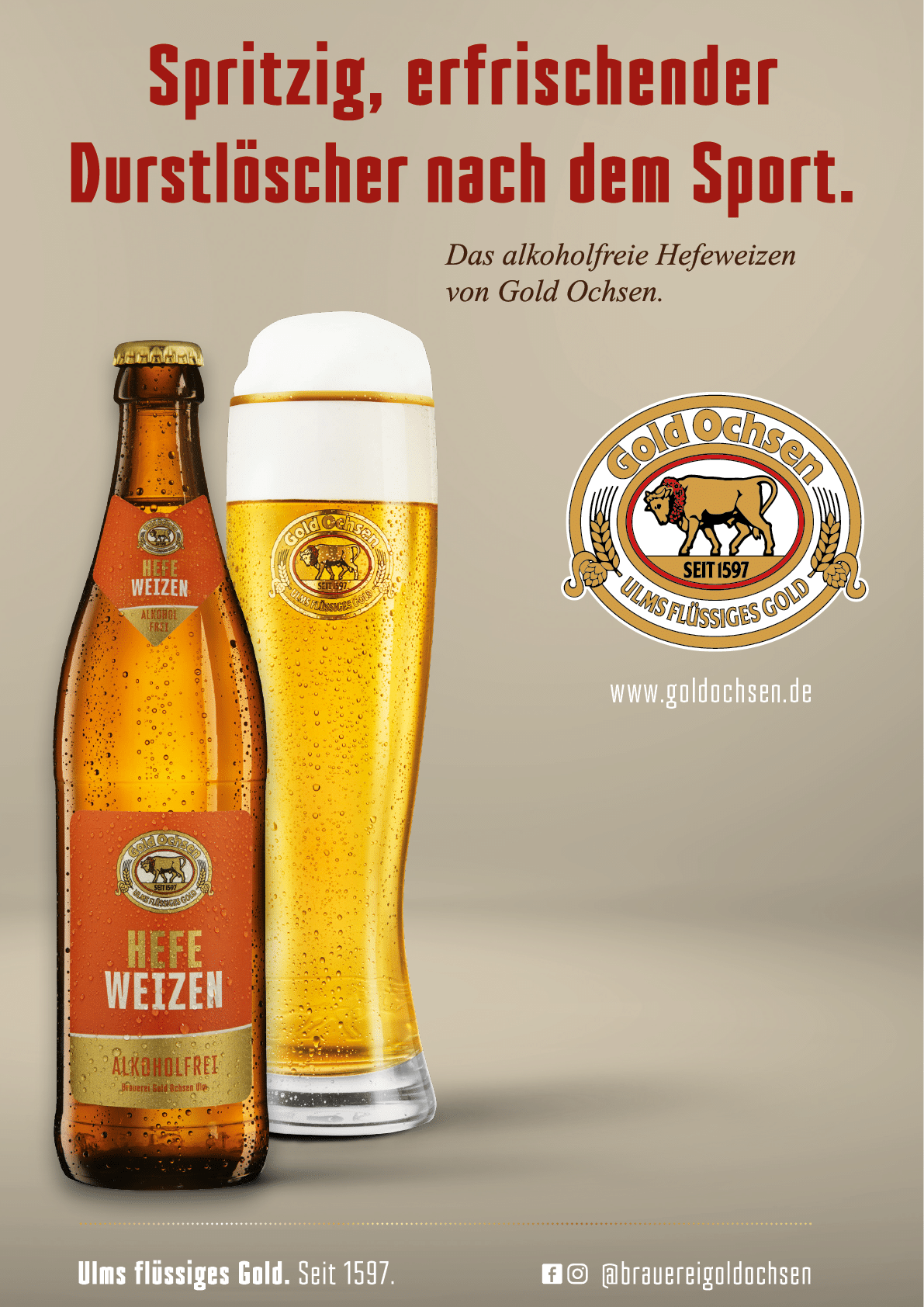 A bottle of beer and a glass of beer. Beschreibung von KI generiert